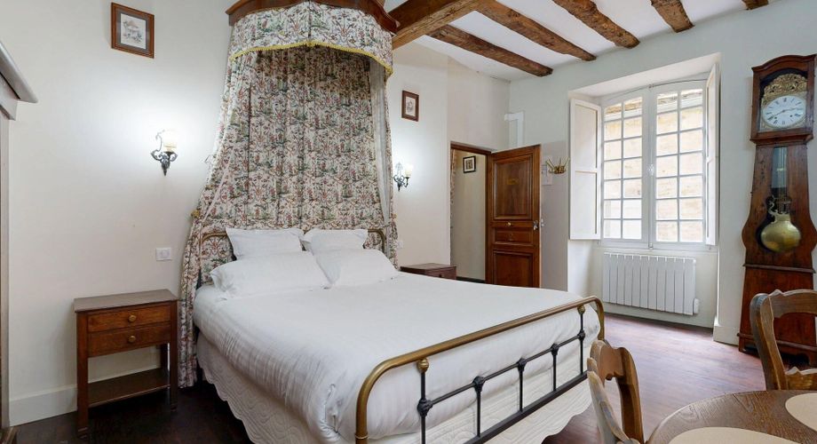 Sarlat Historique – Studio d'exception au 1er étage noble (XIIIe siècle). Visite virtuelle sur demande