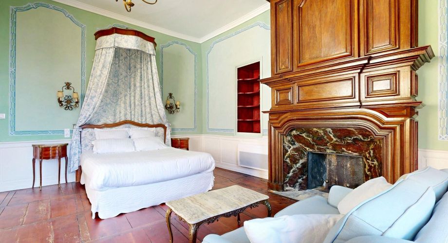 Sarlat-la-Canéda : Un décor de grand écran au cœur du Secteur Sauvegardé, appartement 1 chambre avec balcon. Visite virtuelle sur demande