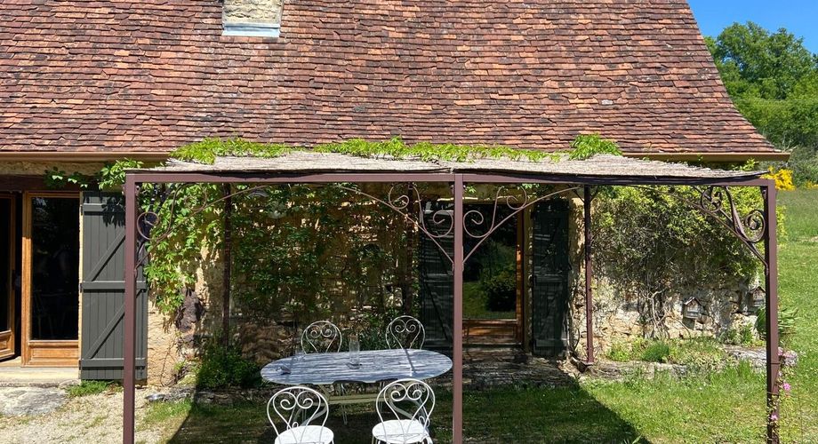 Entre ombre de vigne et douceur de pierre, maison de charme avec 2 chambres et piscine, 10 minutes des commerces