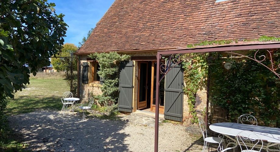 Entre ombre de vigne et douceur de pierre, maison de charme avec 2 chambres et piscine, 10 minutes des commerces