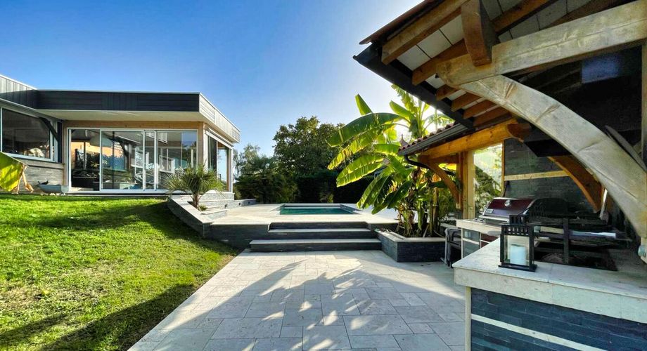 MAGNIFIQUE CONTEMPORAINE AVEC PISCINE PARC ARBORÉ