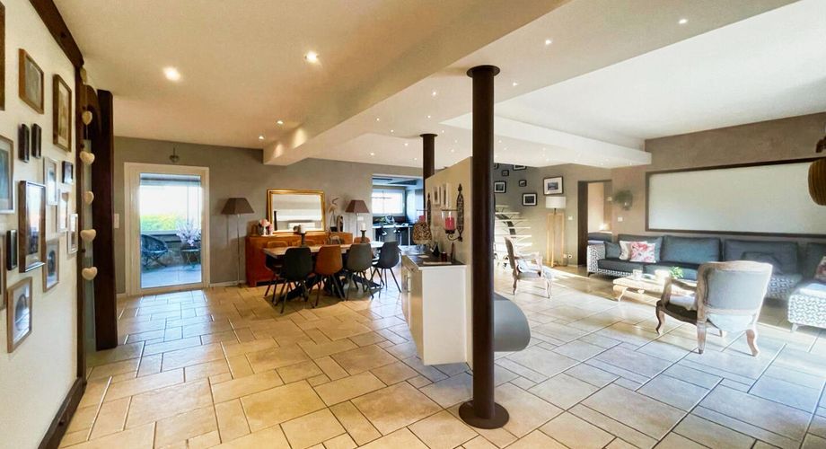 MAGNIFIQUE CONTEMPORAINE AVEC PISCINE PARC ARBORÉ