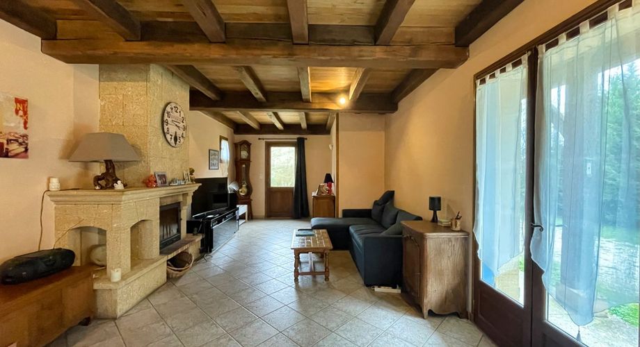 SUD SARLAT- Maison périgordine avec garage 