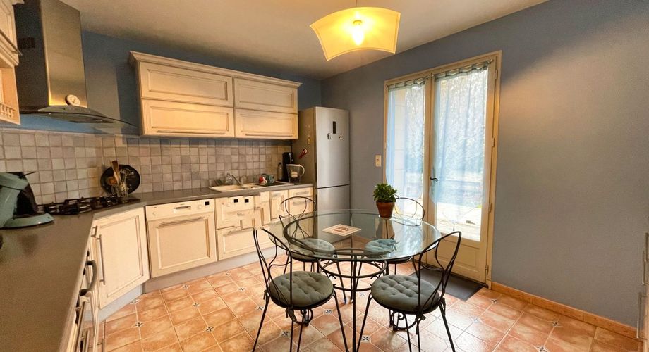 SUD SARLAT- Maison périgordine avec garage 