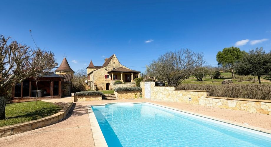 SUD SARLAT- Maison périgourdine avec maison d'amis et piscine