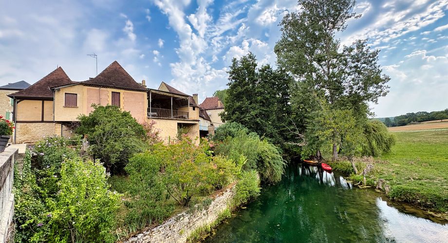 SECTEUR DAGLAN- Grande maison de village avec vue sur la rivière