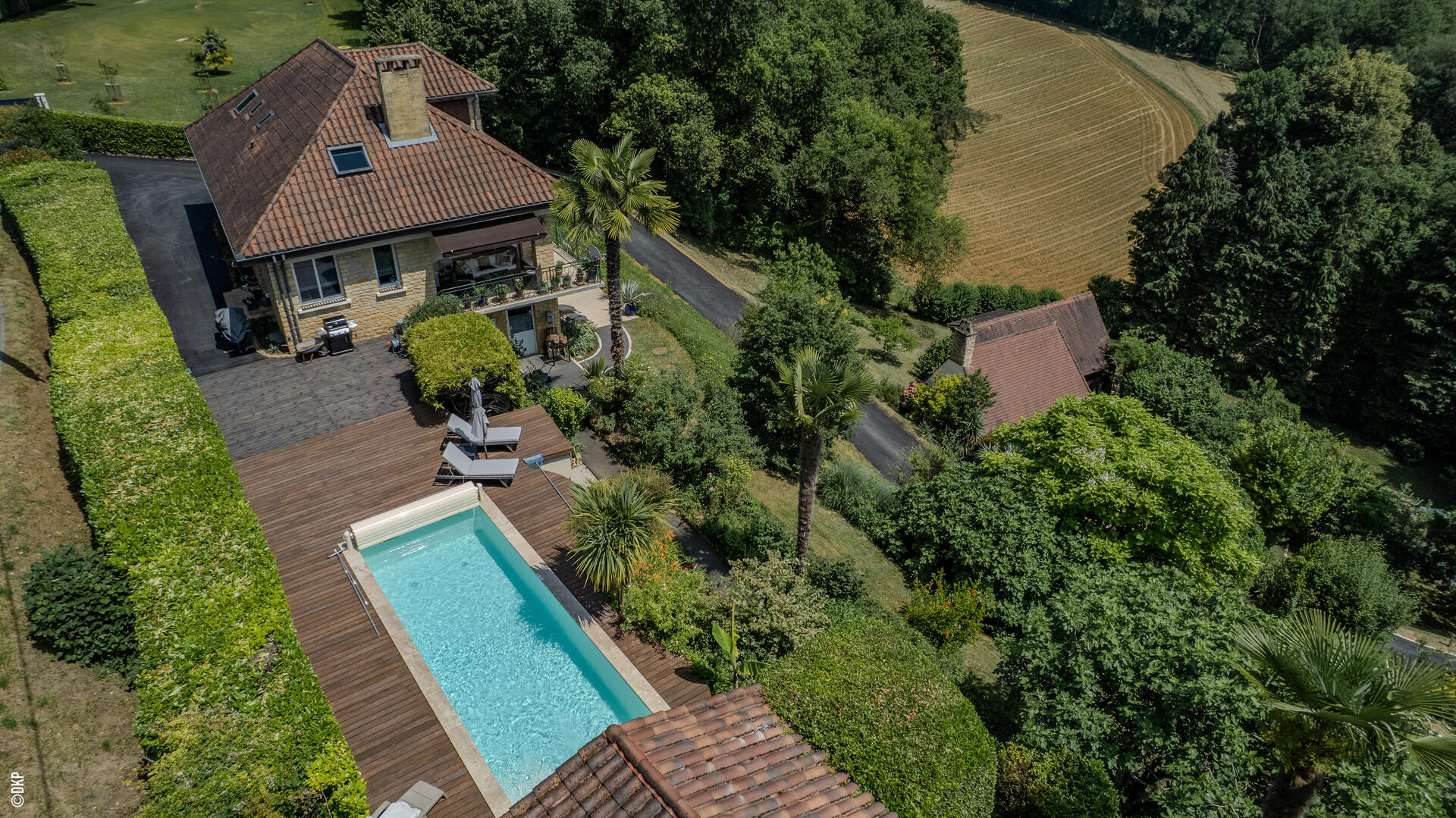 A SARLAT MAISON - GITES ET PISCINES AVEC VUE - parfait état 